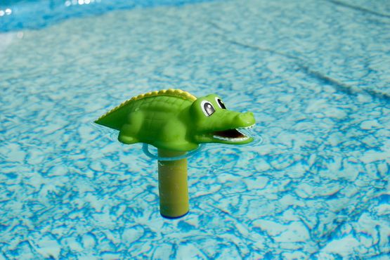 Freizeit & Spielwaren - Landfuxx Hoogstede GmbH - Für den Sommerspaß bekommen Sie bei uns Pools und Poolmittel, Gartenduschen sowie für die Kleinen eine große Auswahl an Schleich Tieren.